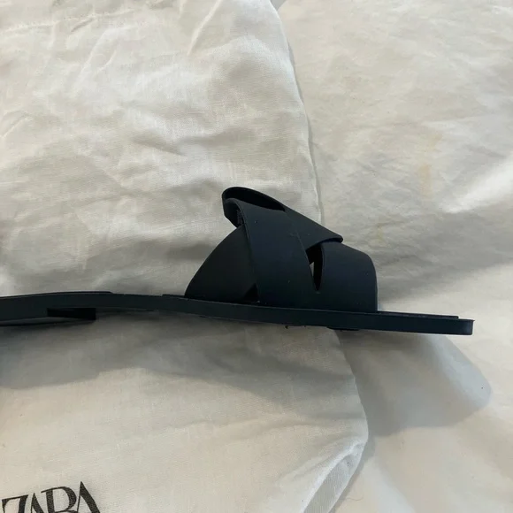 Zara Matte Black Rubber Woven Strap Slide Sandals 38/8.5 NEW - Picture 5 of 6
